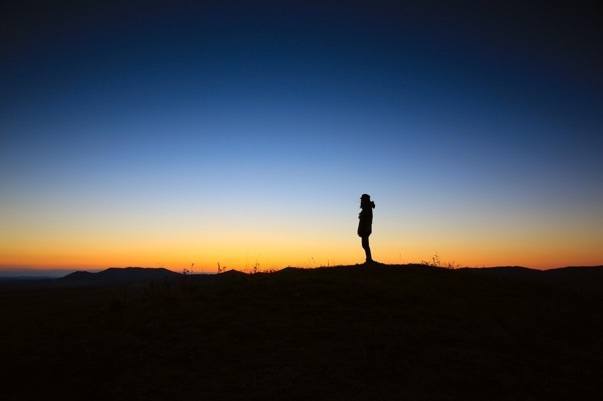 standing-guy-at-sunset-by-Lee-Scott-1024x682